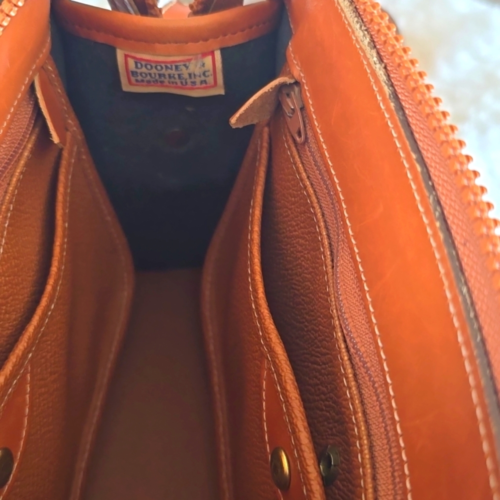 Dooney & Bourke Vintage Black and Tan  Crossbody Bag with Gold Hardware A2959723 - Picture 7 of 9